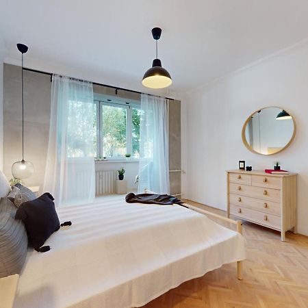 Modern 2 Bedroom Apt - Free Parking Bratislava Extérieur photo